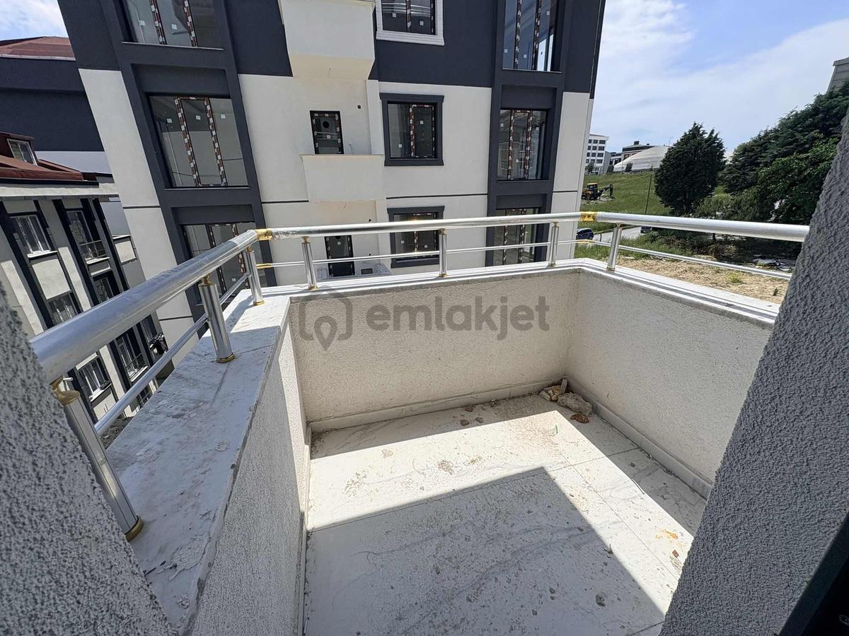 Site İçerisinde Kapalı Otoparklı 2+1 Ara Kat Daire - 18