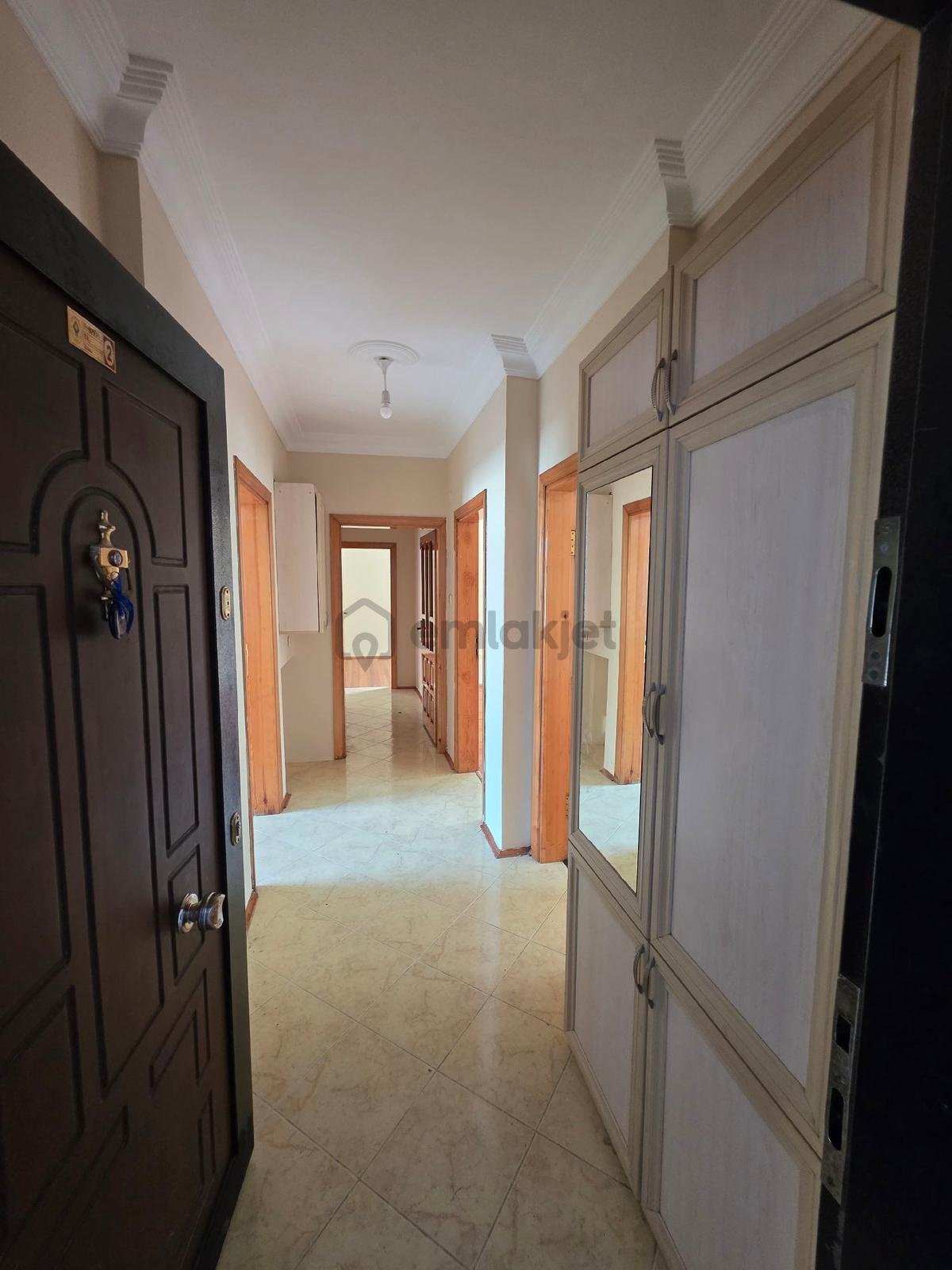 Taşçıoğlu| Piriçelebi Mah Meydan Üzeri 3+1 Bakımlı Kiralık Daire