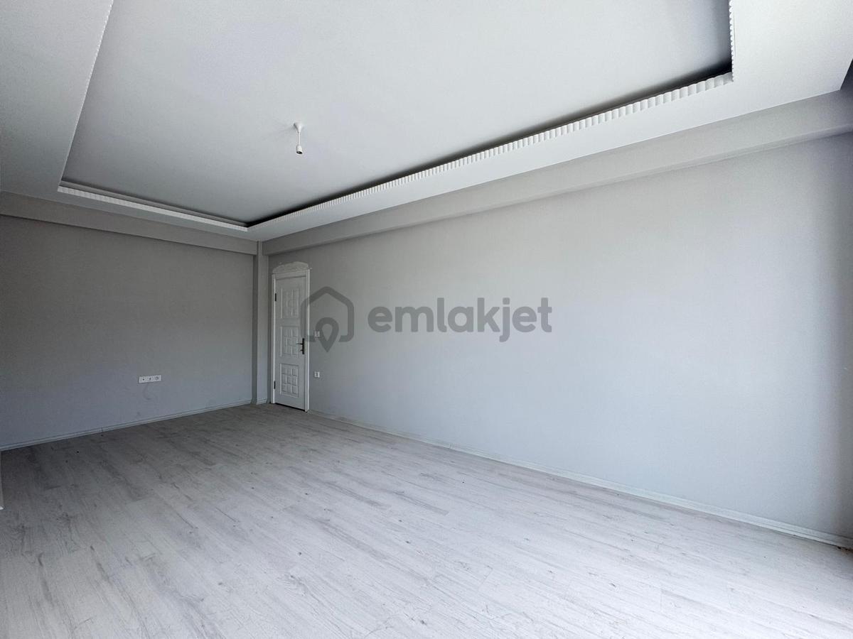 Barbaros Mahallesinde Cadde Üstünde Lüks Geniş 2+1 Daire - 3