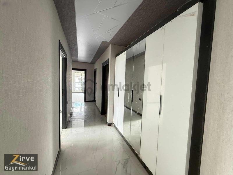 Zirveden Yıldırımda Köşebaşı 3+1 Lüx Satılık Daire - 2