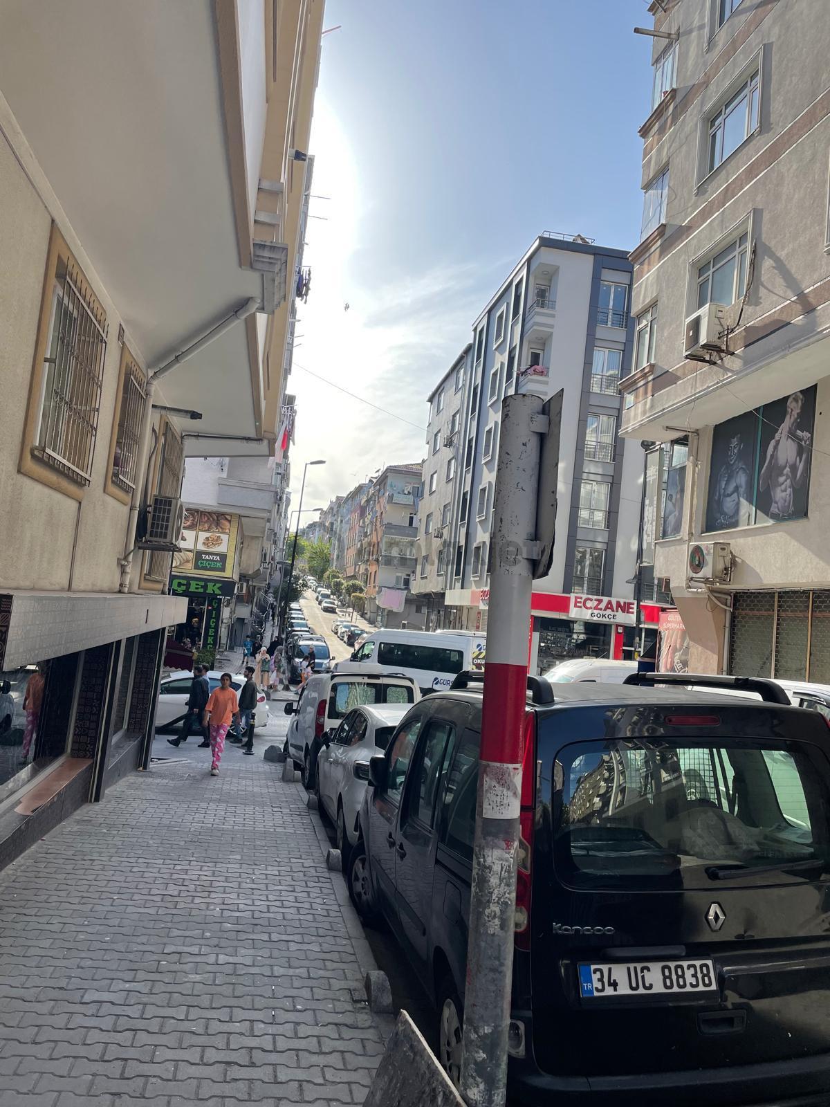 B.evler Hürriyet'te Genç Binada 2+1 Ön Cephe Ara Kat Daire - 23