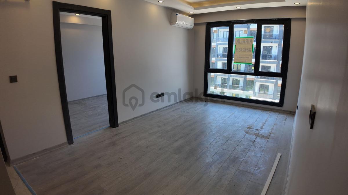 Re/max Land'den Tepe'de 1+1 Kiralık Daire - 3