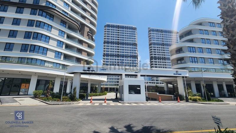 Aylin Berent'ten Evora İzmir'de Deniz Manzaralı Satılık Daire