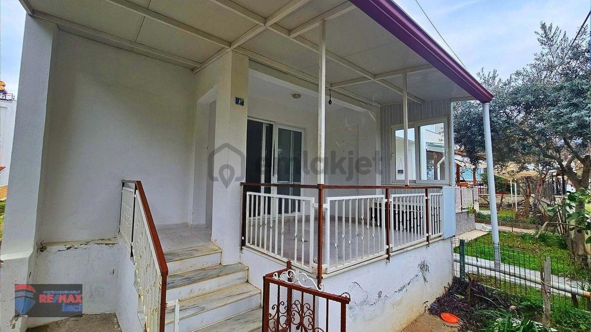 Re/max İnci'den Edremit Güre'de Satılık Bahçeli Villa - 28