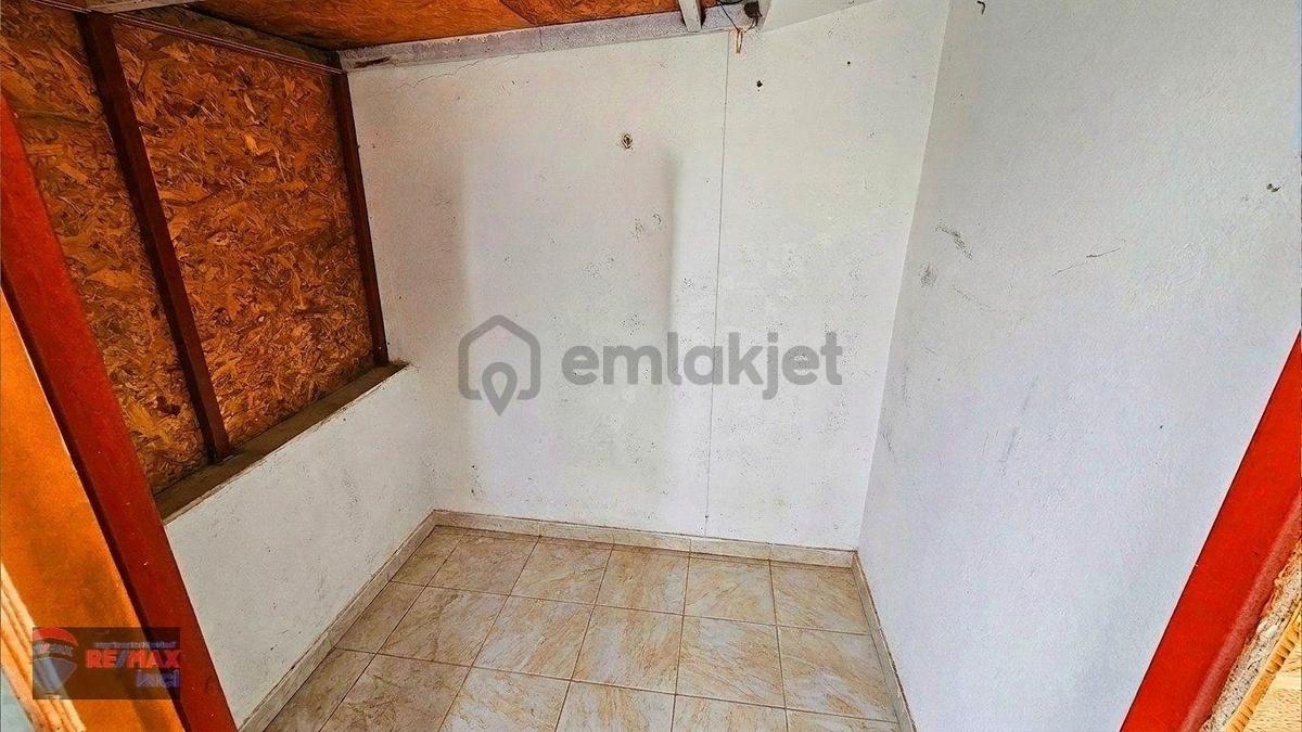 Re/max İnci'den Edremit Güre'de Satılık Bahçeli Villa - 27