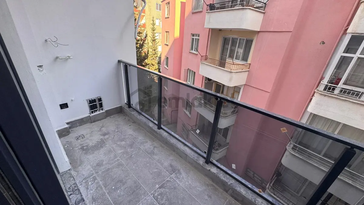Erdemli Merkezde Satılık 1+1 Daire - 6