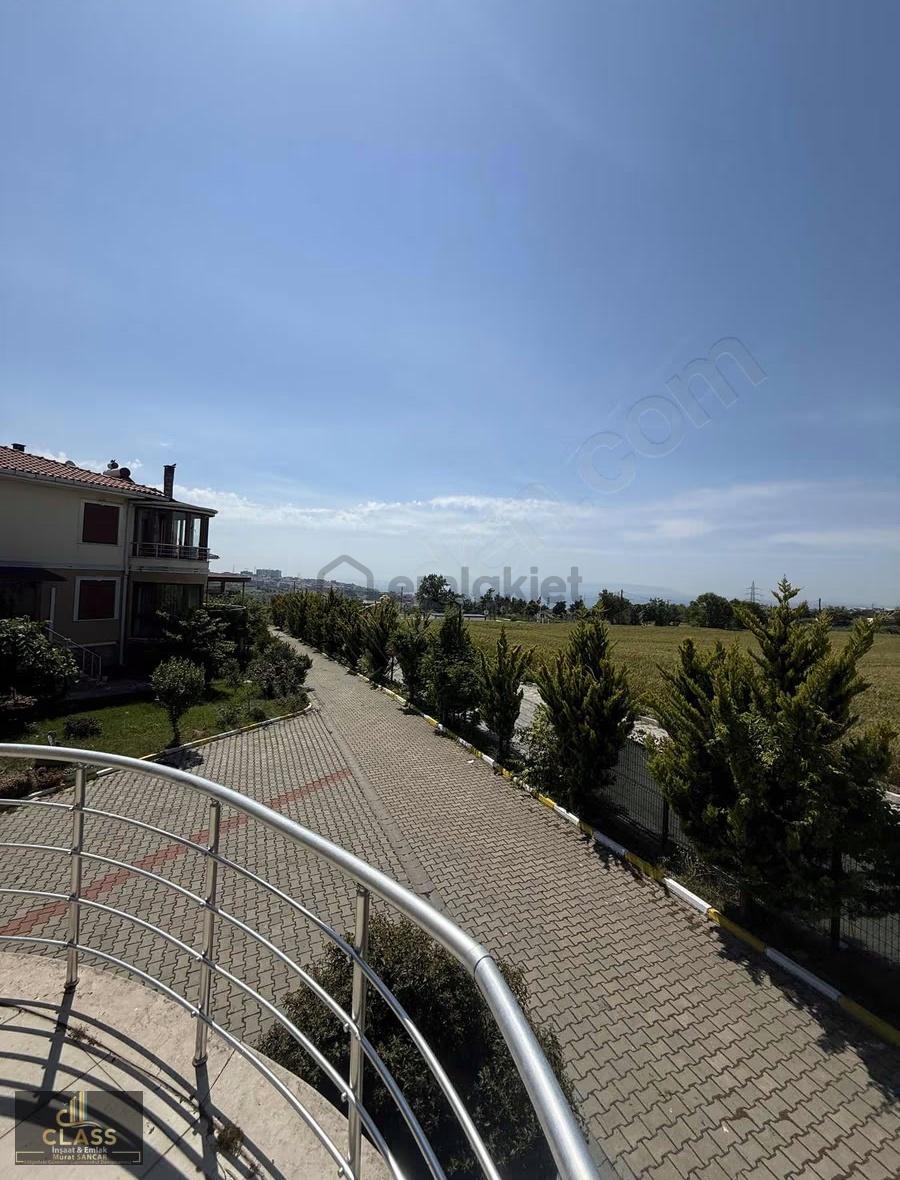 Class'tan Kiralık 4+1 Otoparklı Villa - 11