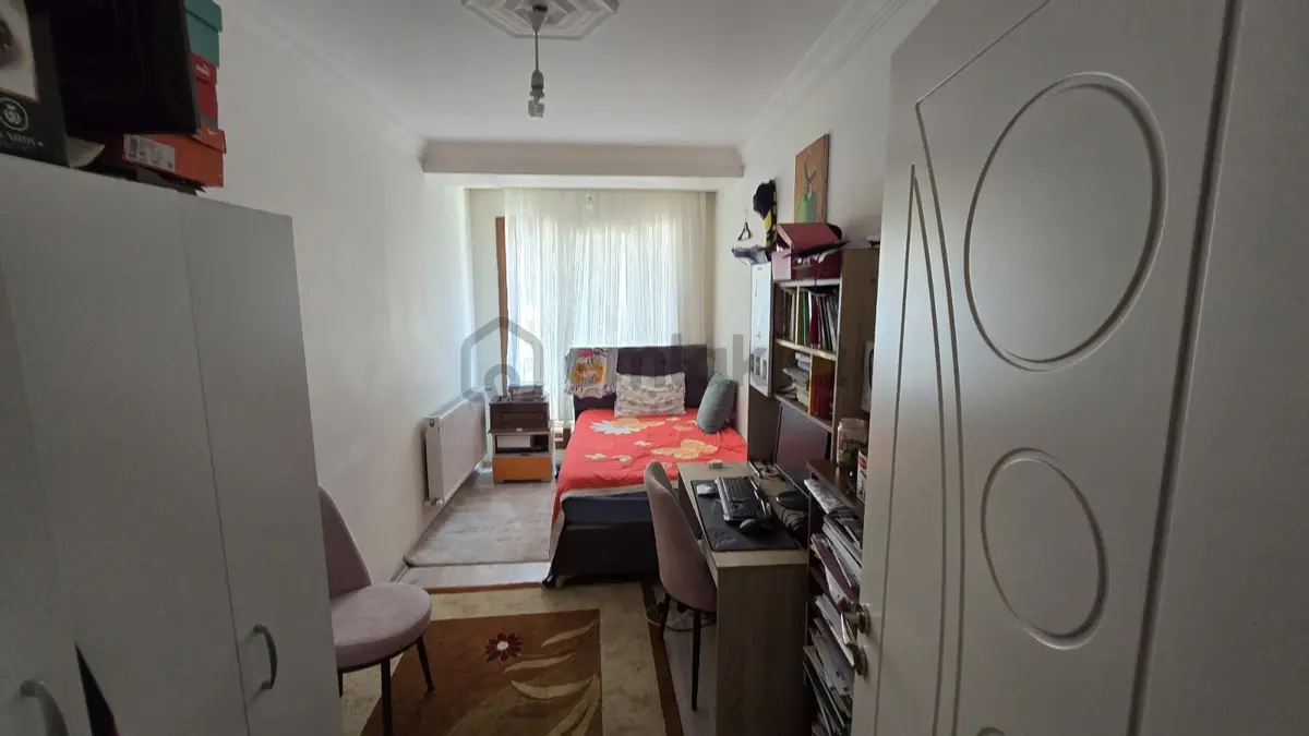 Buca Merkezde Satılık 2+1 Doğalgazlı Daire! - 17