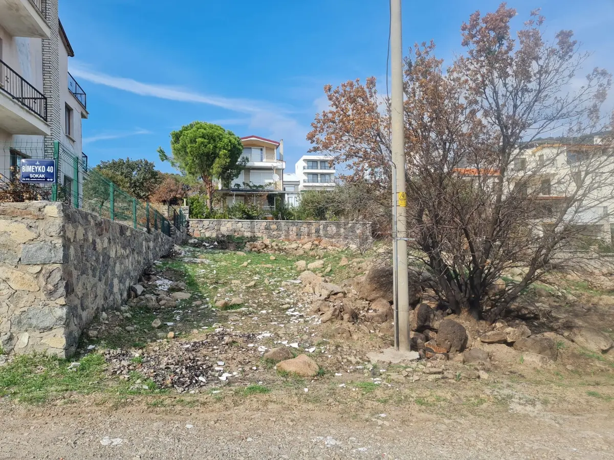 Borsem'den Çandarlı'da 350 M² Deniz Manzaralı Satılık Arsa - 2