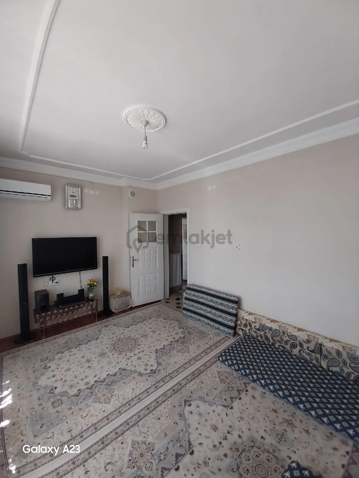 Karaaslanda Satlık 3+1 155 M2 Geniş - 2