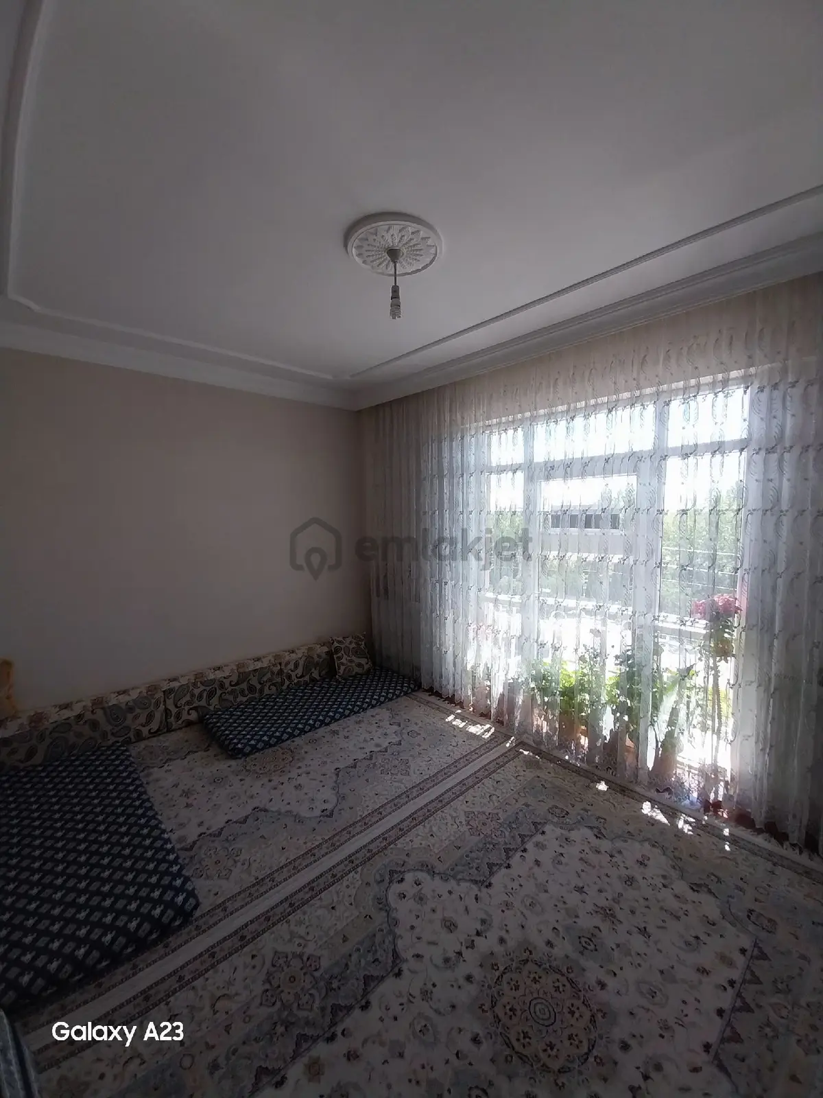 Karaaslanda Satlık 3+1 155 M2 Geniş
