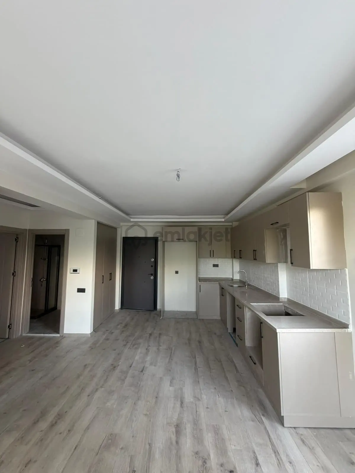 Erdemli Koyuncuda Satılık 2+1 Fırsat Daire - 3
