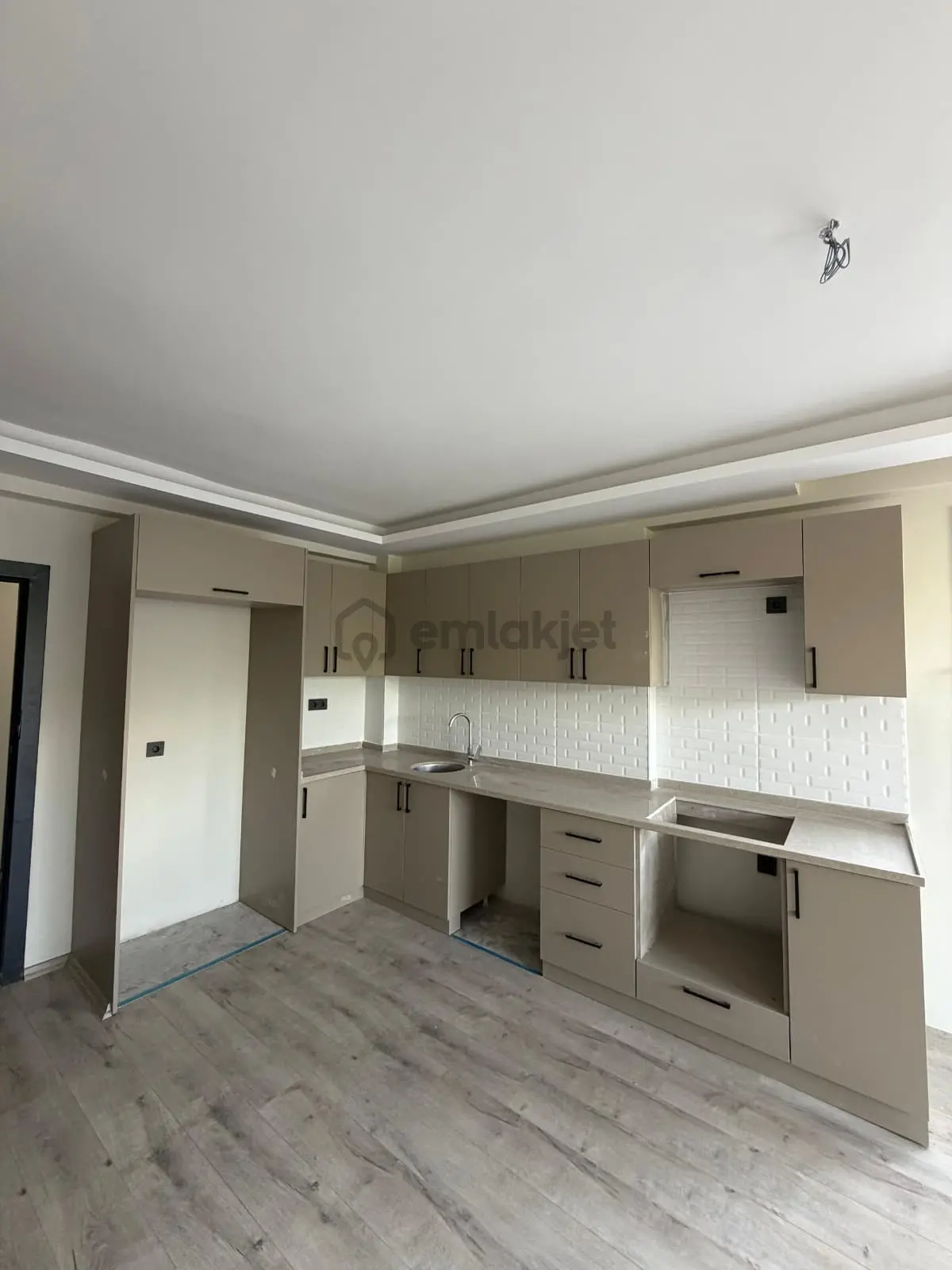 Erdemli Koyuncuda Satılık 2+1 Fırsat Daire - 6