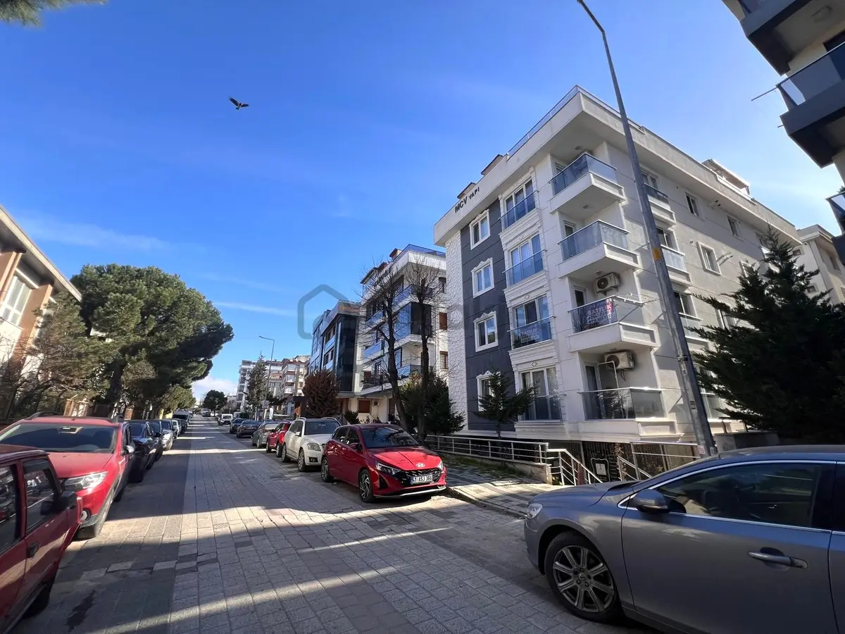 Yatırım'dan İdealtepe'de Metro Ve E5'e Yakıngeniş Ön Cephe 3+1 - 35