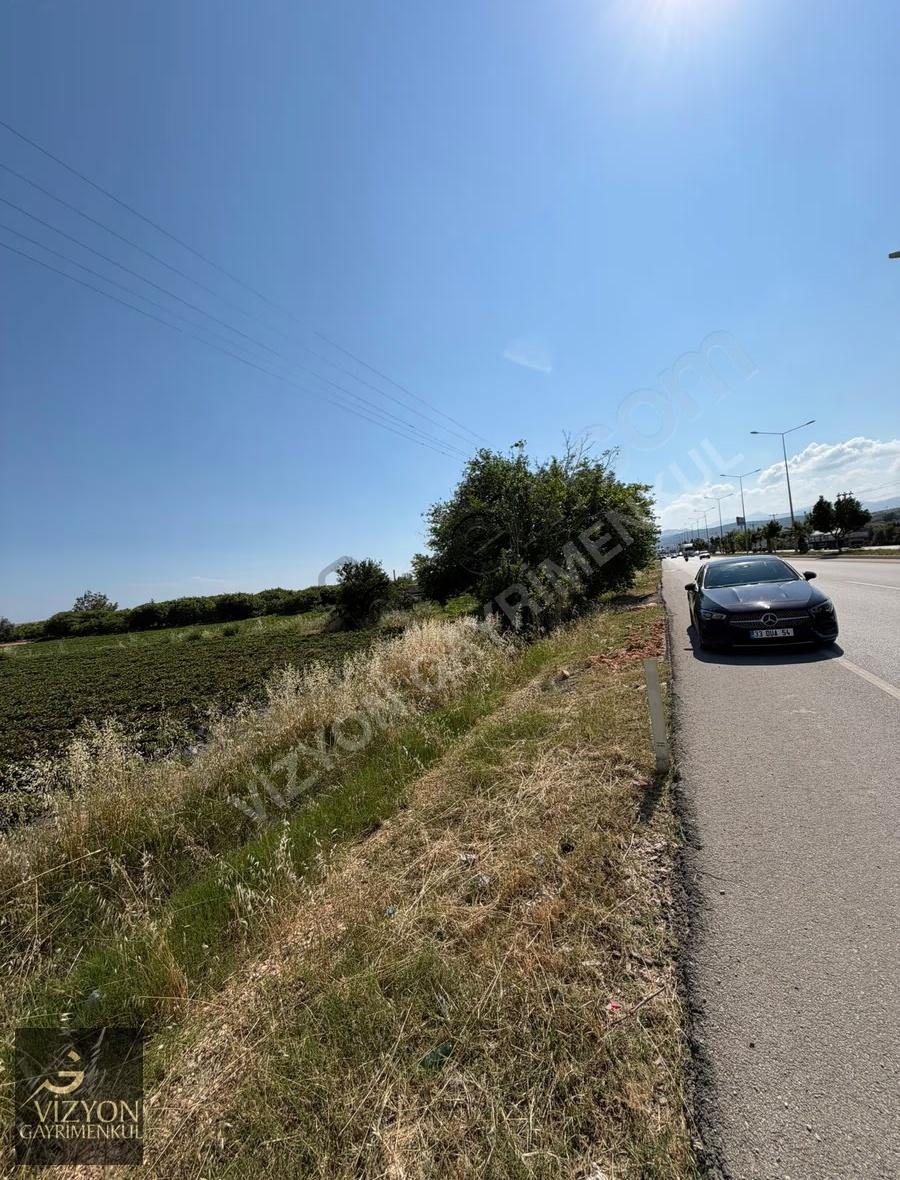 Silifke'de Yola Sıfır Satılık Tarla - 5125 M² - 5