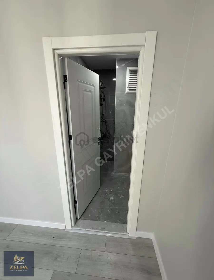 Gop Barbaros Da Ebeveyn Banyolu Saray Gibi Satılık 2+1 Daire - 15
