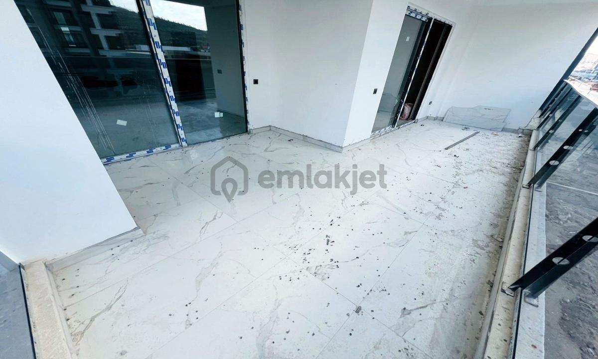 Bulvarda Muhteşem Manzaralı Site Dairesi - 12
