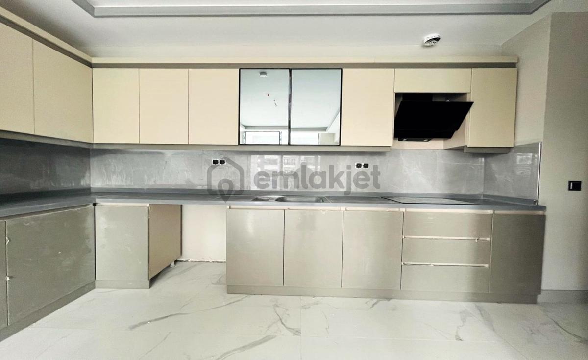 Bulvarda Muhteşem Manzaralı Site Dairesi - 24