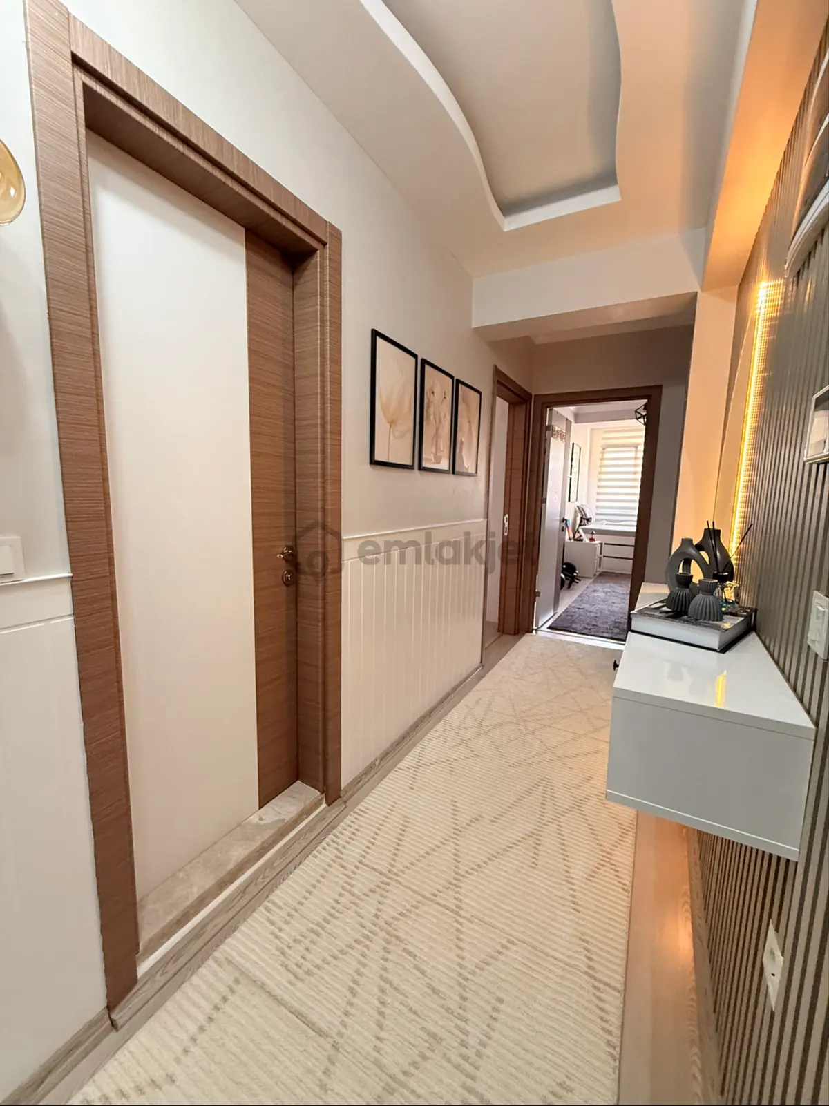 Bozyaka'da Modern Tasarımlı Satılık 3+1 Ferah Daire - 3