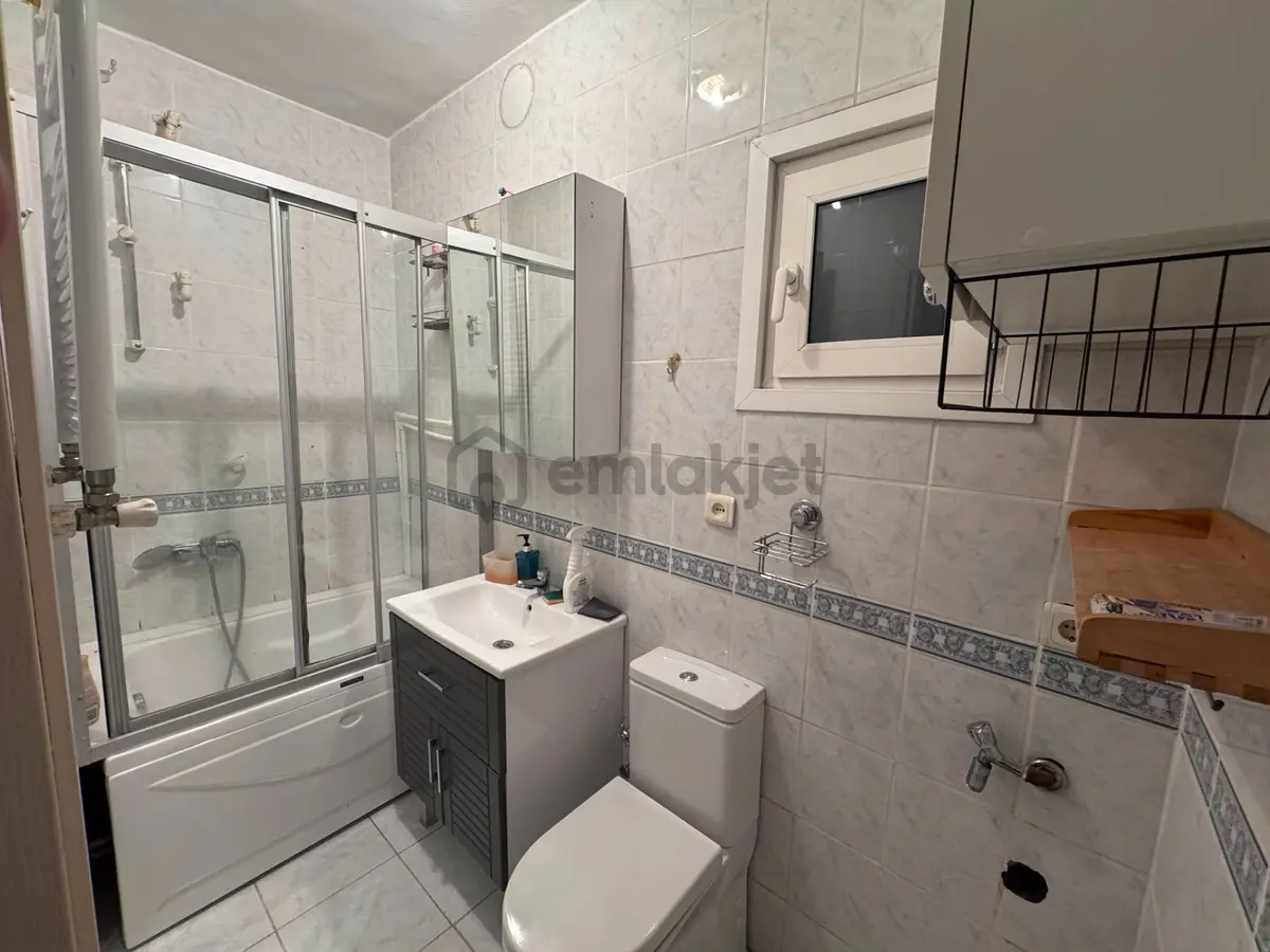 Merdivenköy Oray Sitesinde Satılık 2+1 Balkonlu Daire - 18