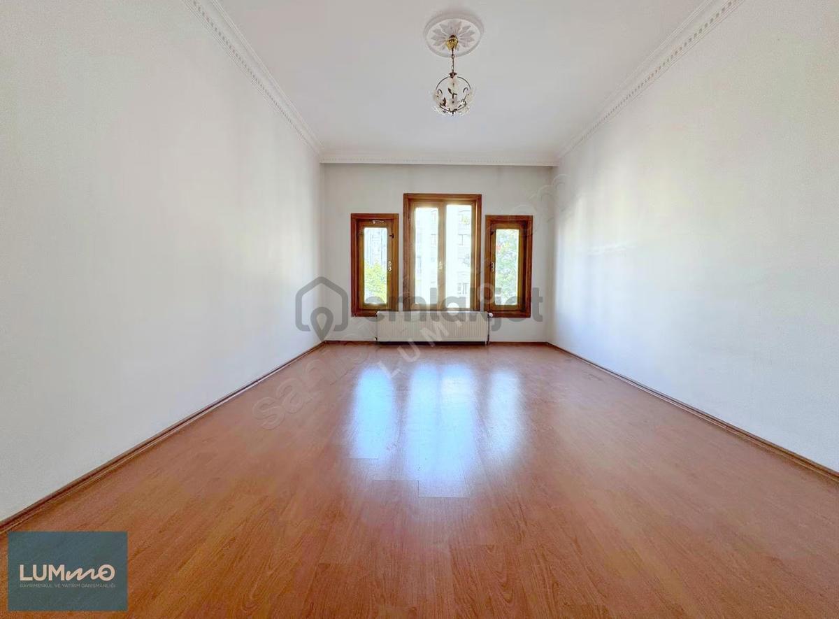 Atapark Caddesi Üzeri Emsalsiz Asansörlü 165m2 4+1 - 24