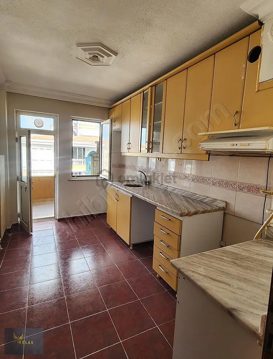 İhsaniye Mahallesinde 3+1 Kiralık Balkonlu Daire - 5