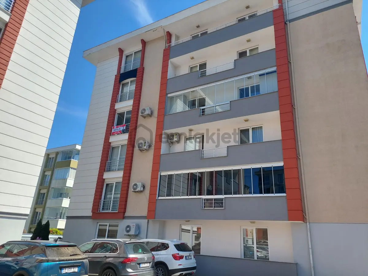 Hürriyet Mahallesi Site İçinde Masrafsız 3+1 - 33