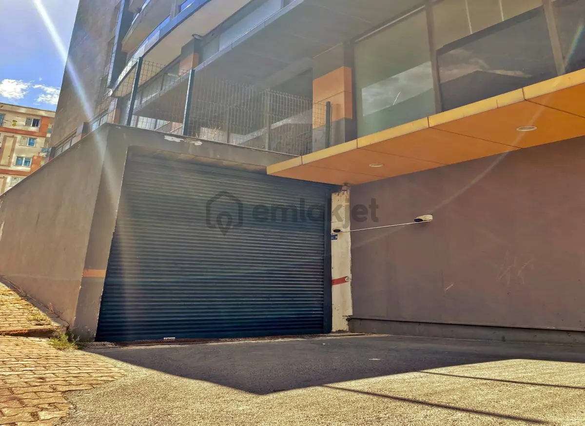 Metrobüse Yürüme Mesafesinde Site İçinde Kiralık 1+1 Daire! - 2