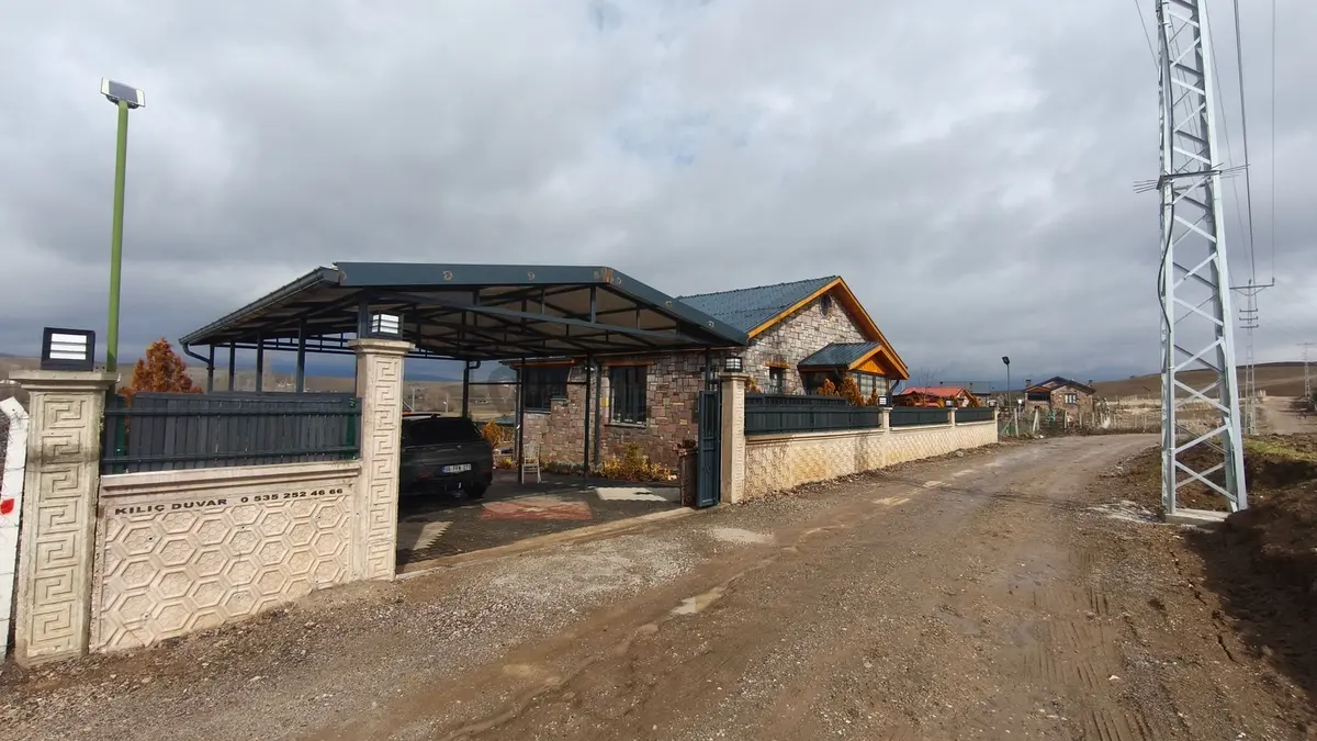Acil !!! Doğal Taş Mimarıyla Benzersiz Satılık Villa - 2