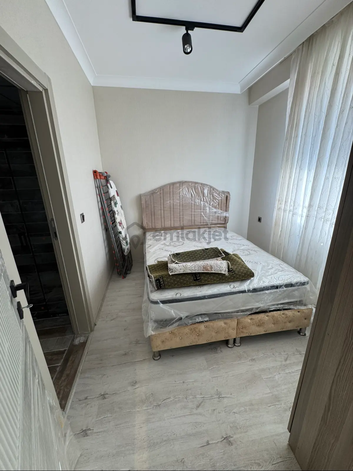 Akdem Emlaktan Kiralık 1+1 Eşyalı Daire - 8