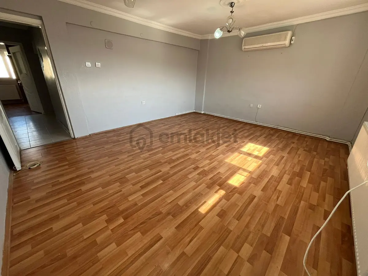 Yurtoğlunda Park Manzaralı 5. Kat Bakımlı Doğalgazlı Daire - 11