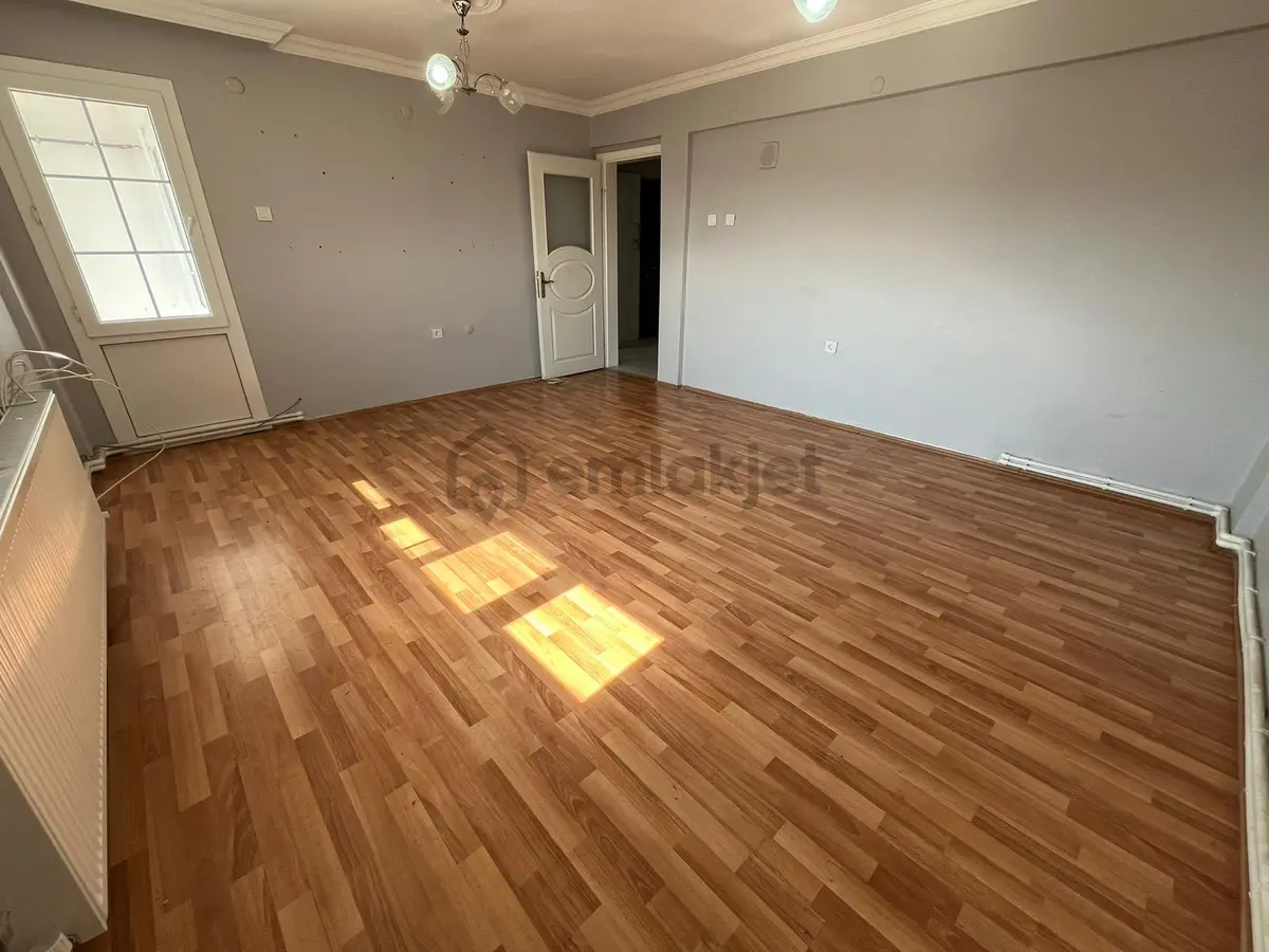 Yurtoğlunda Park Manzaralı 5. Kat Bakımlı Doğalgazlı Daire - 12