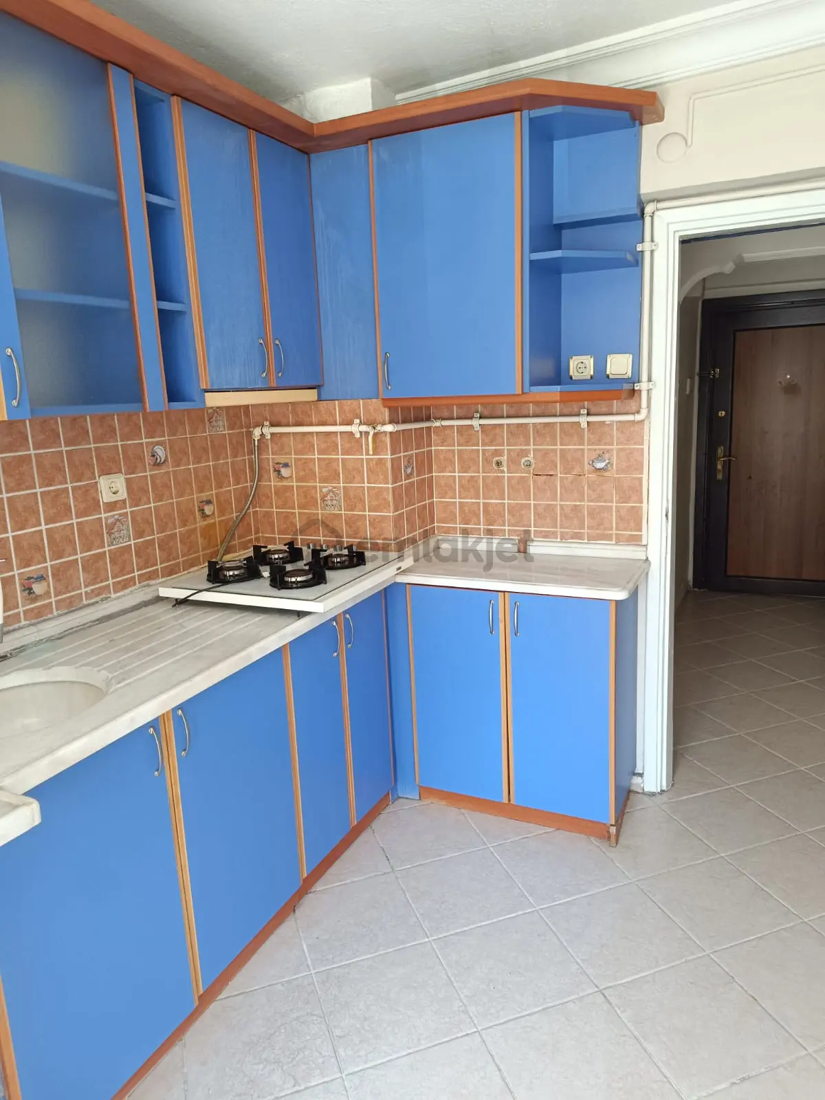 Akarbası Mahallesi Satılık 3+1 Ara Kat Daıre - 10