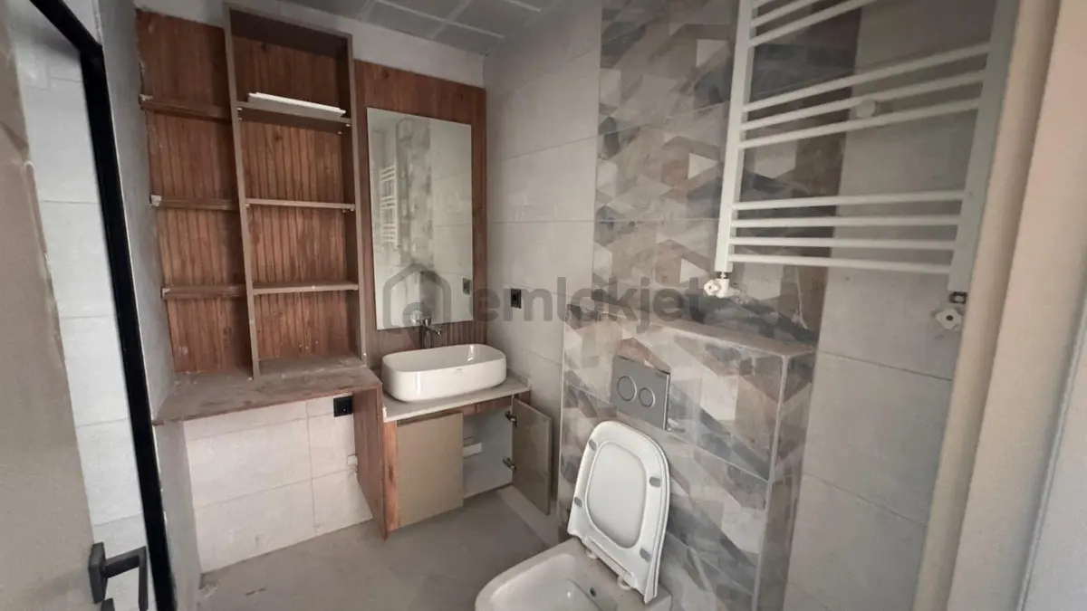 Erdemli Merkezde Satılık 1+1 Daire - 15