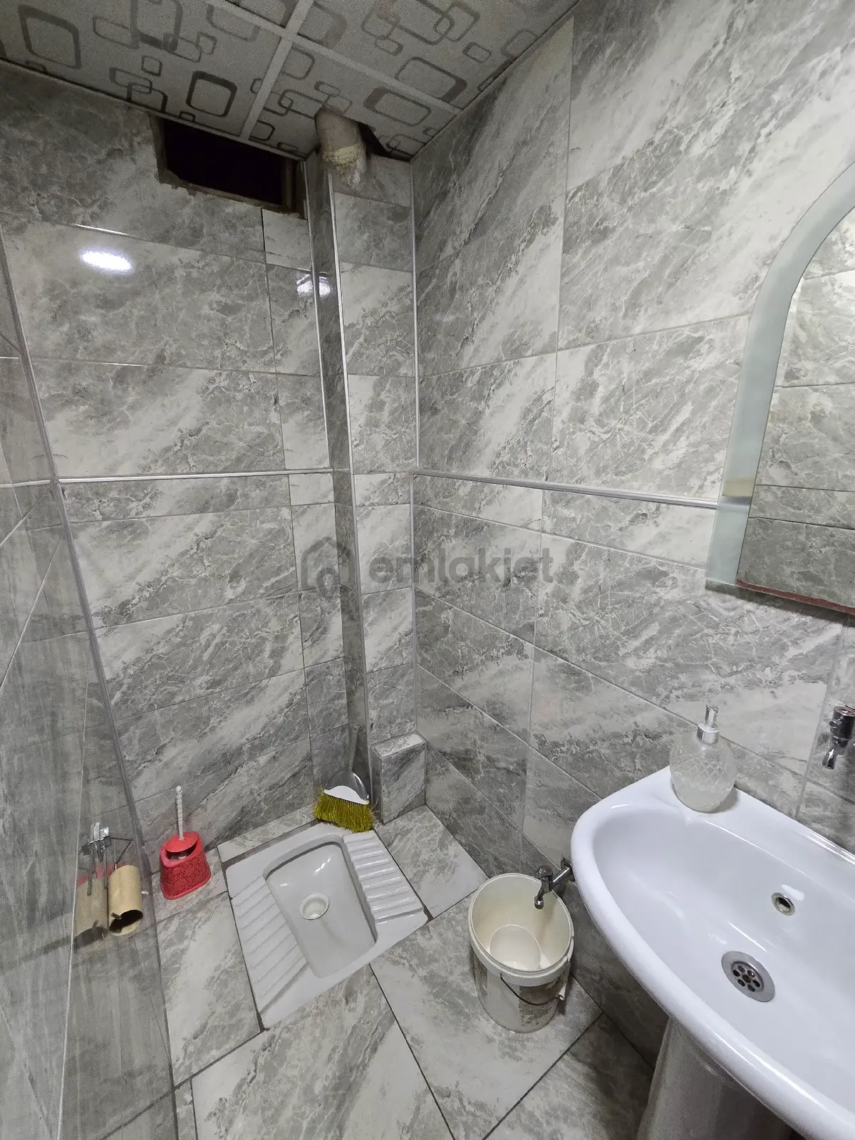 Acill Satılık ,bağcılar, Toptancılar Karşısı - 17