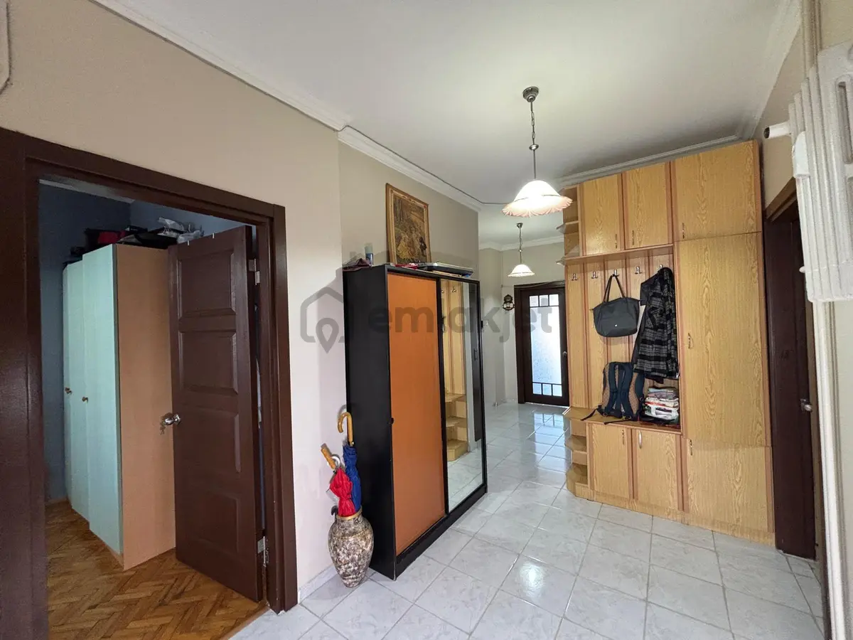 Barış Mah Altınkent Sitesinde Migros Ve E5 E Yakın 3+1 - 8