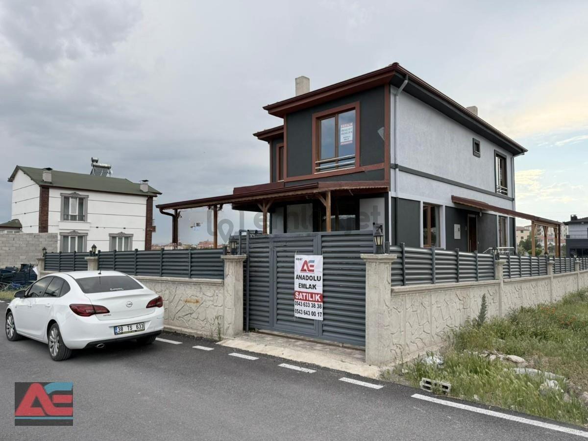 Bahçelievler’de 345 M² Arsa İçerisinde Sıfır Lüks Villa - 4