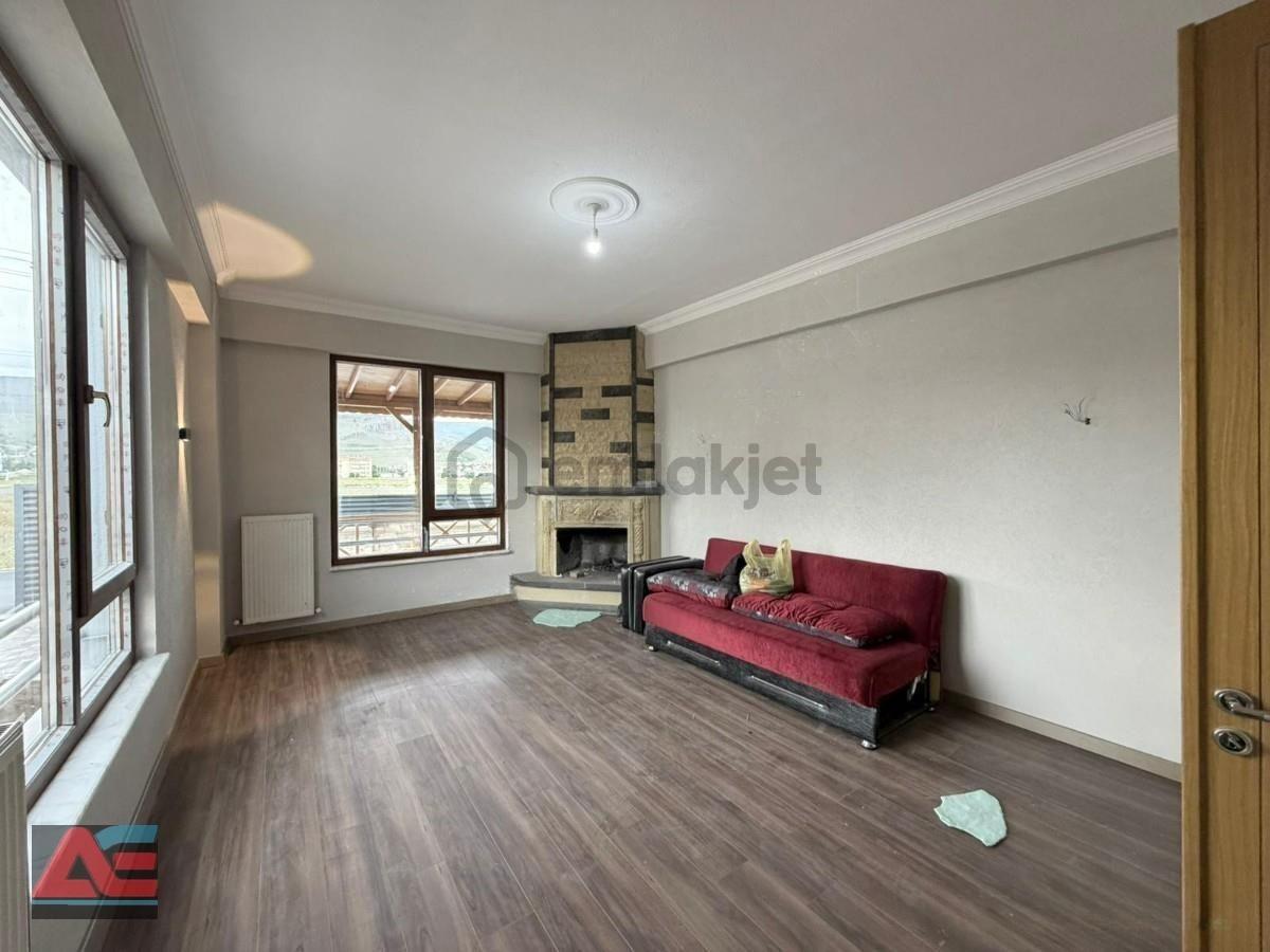 Bahçelievler’de 345 M² Arsa İçerisinde Sıfır Lüks Villa - 18