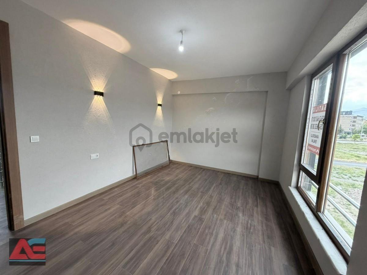 Bahçelievler’de 345 M² Arsa İçerisinde Sıfır Lüks Villa - 27