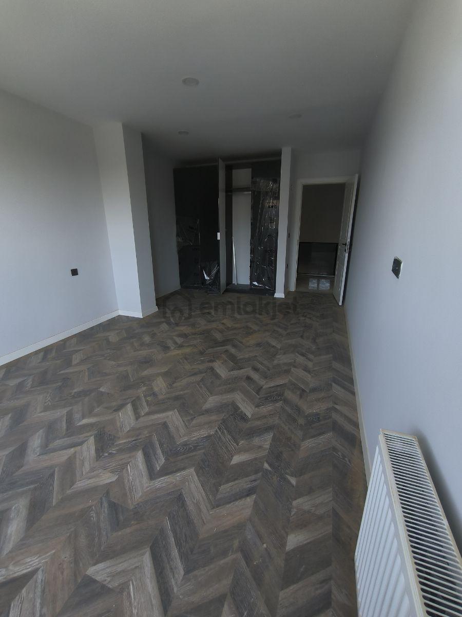 Kiralık Muhteşem Kullanımlı Havuzlu - 10