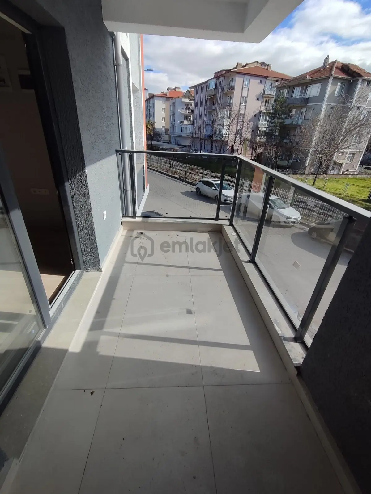 Dörtyol Tarafında 1+1 Ofis Apartımız - 9