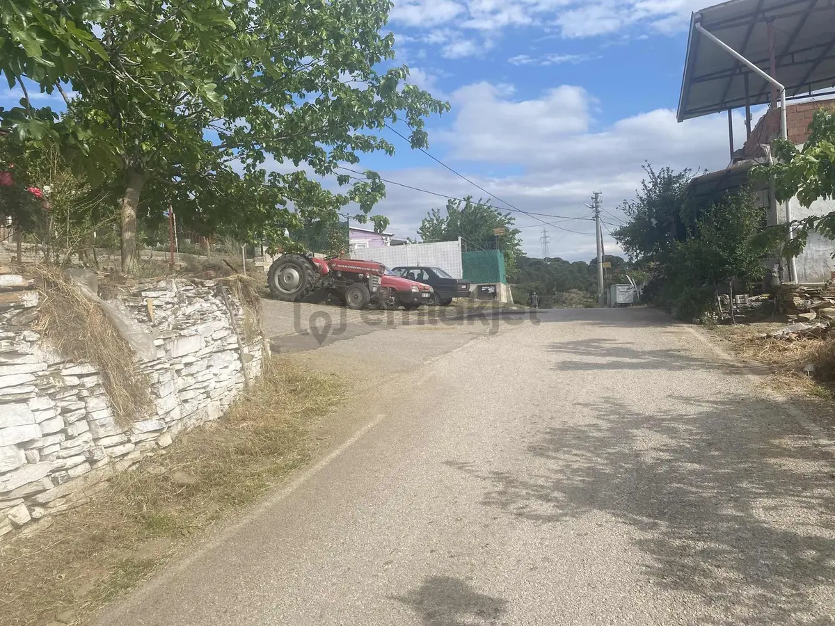 Tire Akar Emlaktan Satılık Müstakil Ev Bahçe - 30