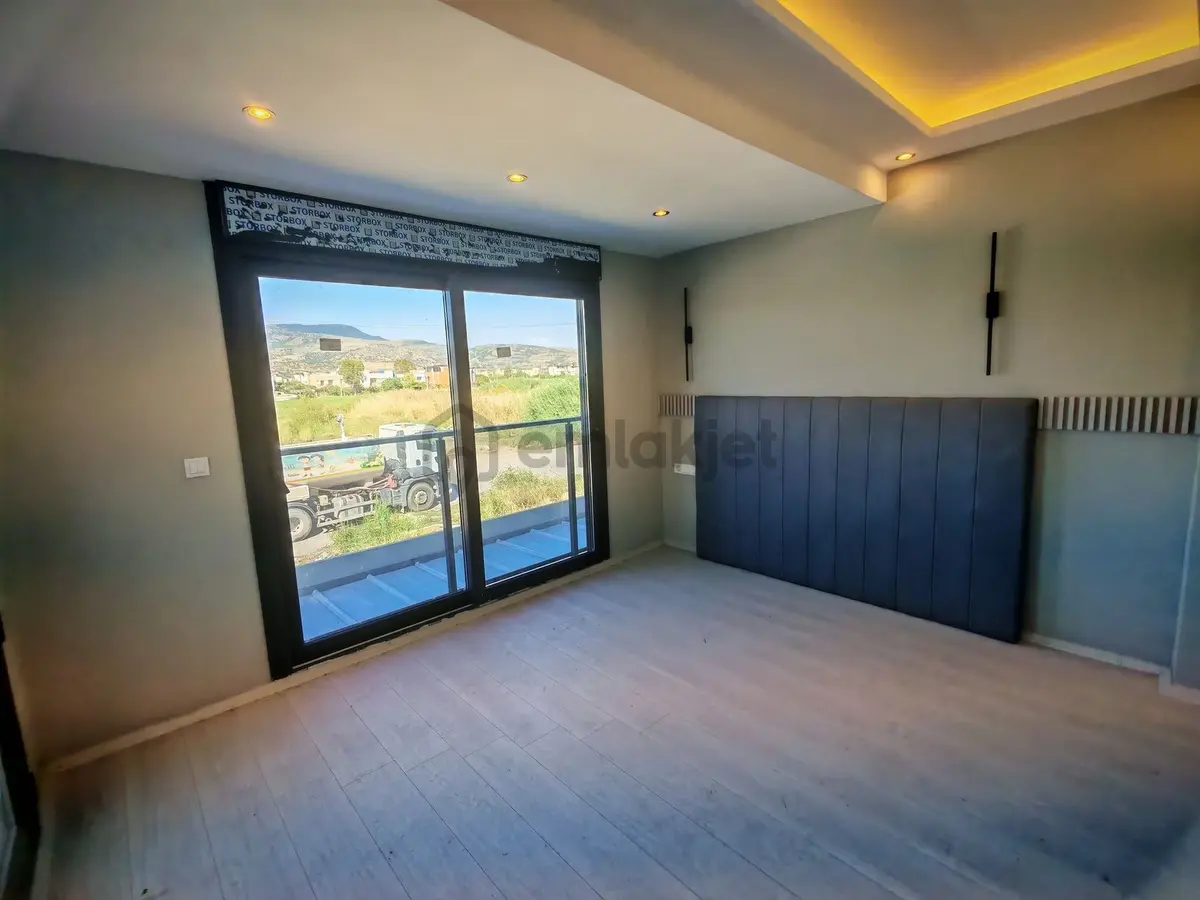 Cumhuriyet Mahallesinde Satılık 4+1 145 M2 Tripleks Villa - 19