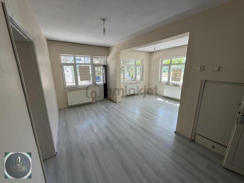 Kiralık 2+1 Geniş Salon - 11
