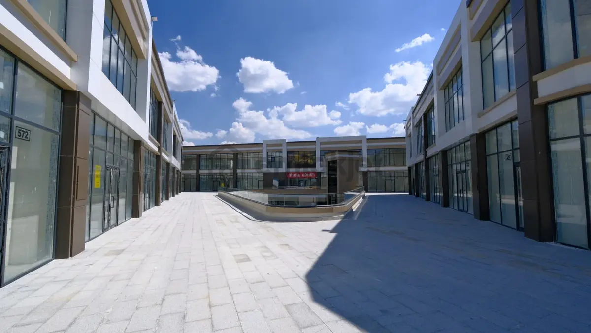 Mega Şaşmaz'da Yola Cepheli Kiralık Dükkan - 18