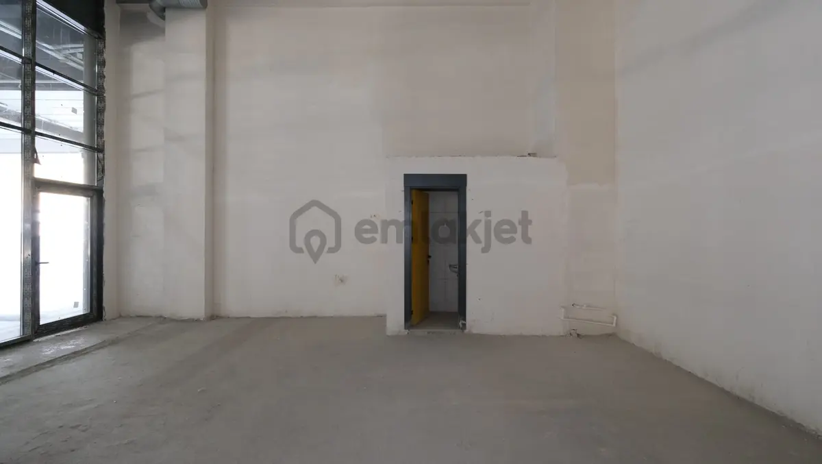 Mega Şaşmaz'da Yola Cepheli Kiralık Dükkan - 21