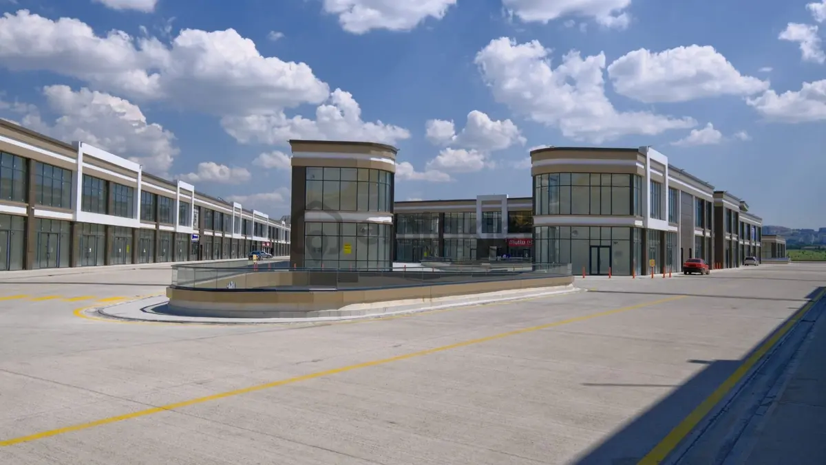 Mega Şaşmaz'da Yola Cepheli Kiralık Dükkan - 16