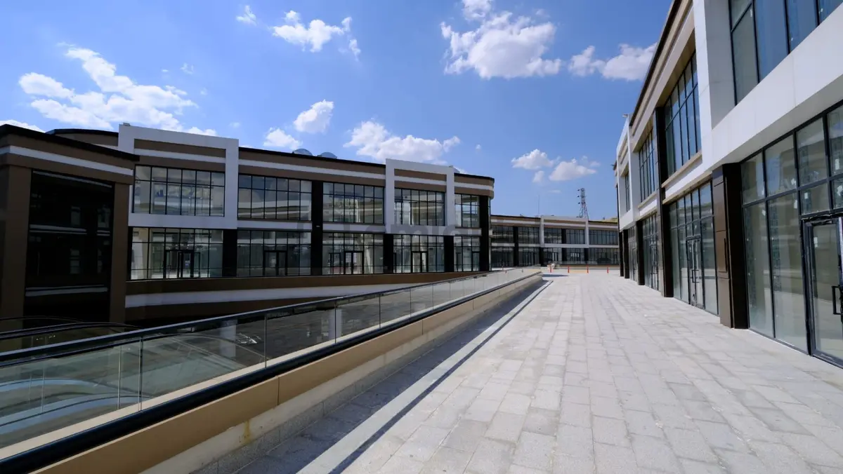 Mega Şaşmaz'da Yola Cepheli Kiralık Dükkan - 6