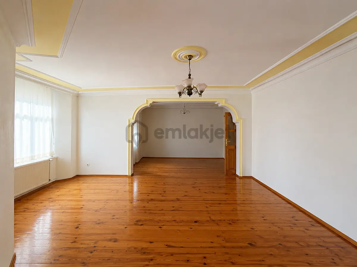 Yomra'da Merkezi Konumda Satılık Dubleks Daire - 11