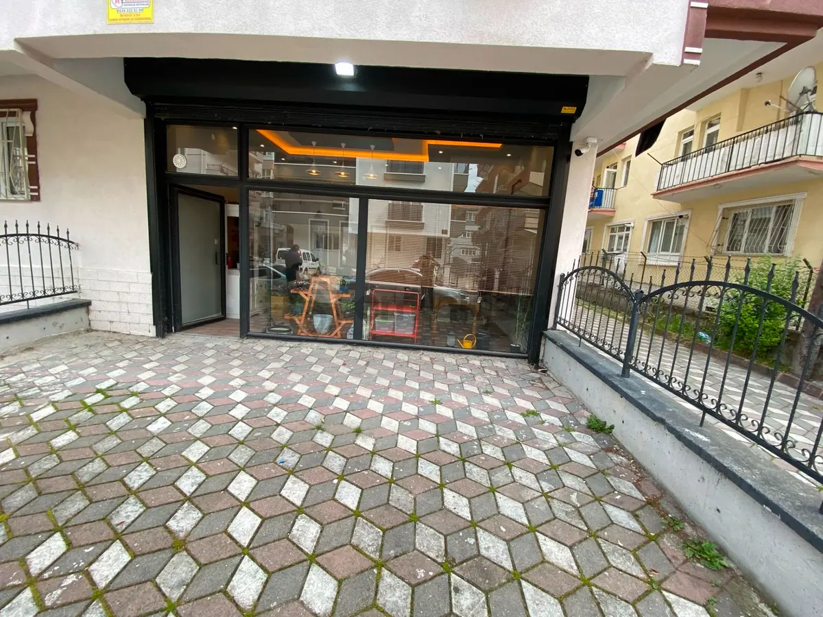 Mareşal Çakmak Mah. Kullanışlı İşlek Konumda Satılık Dükkan - 14